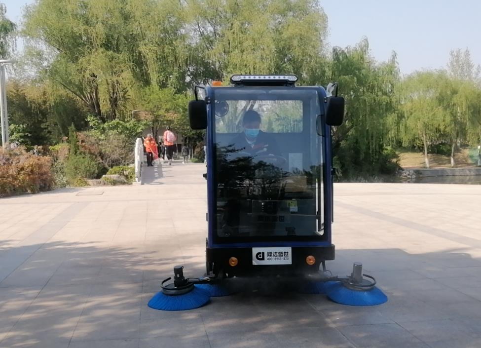電動道路清掃車是代替人工清潔的必然趨勢83